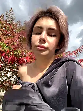 Snapshot of SandraCarter chatting on 10/16/25, 11:00 SandraCarter online show from 10/16/25, 11:00