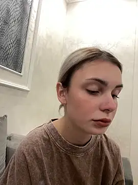 Snapshot of SandraCarter chatting on 12/19/25, 10:00 SandraCarter online show from 12/19/25, 10:00