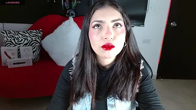 Carolaine69  online show from 04/20/26, 01:25