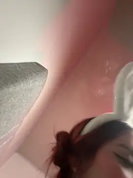 Isa smeraldy online show from 03/04/26, 06:41