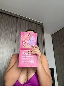 Snapshot of Libia_James chatting on 02/22/25, 04:30 Libia James online show from 02/22/25, 04:30