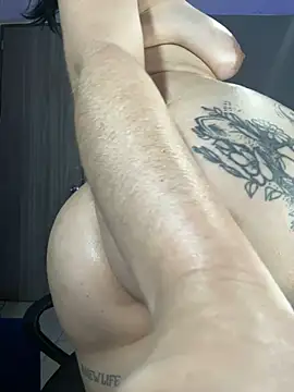 Snapshot of Libia_James chatting on 03/22/25, 01:32 Libia James online show from 03/22/25, 01:32