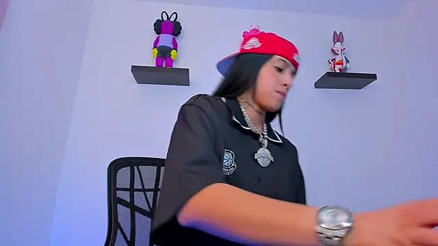 Gangster Girl online show from 02/05/25, 10:22