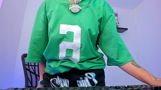 Gangster Girl online show from 02/06/25, 02:48