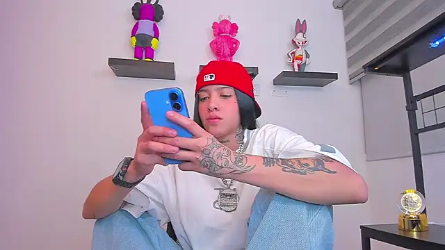 Gangster Girl online show from 04/23/26, 06:36