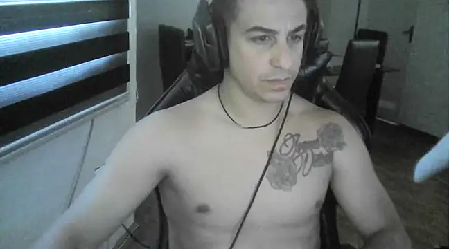 Snapshot of Ghostman89 chatting on 12/20/24, 04:36 Ghostman89 online show from 12/20/24, 04:36