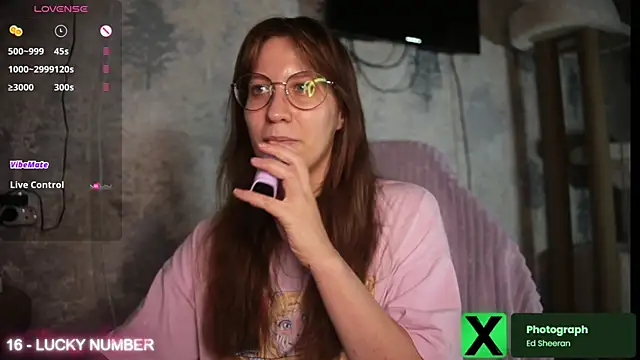 Snapshot of ms_allison_w chatting on 11/05/25, 06:52 ms allison w online show from 11/05/25, 06:52