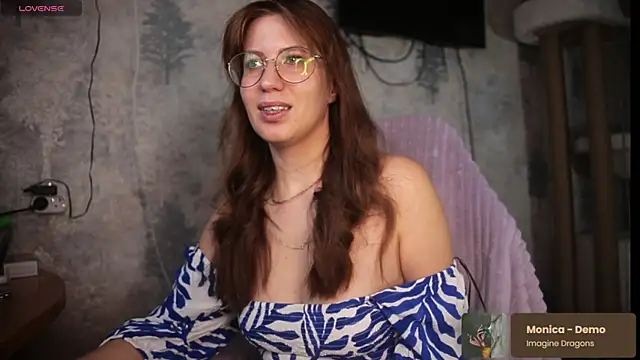 Snapshot of ms_allison_w chatting on 11/06/25, 10:05 ms allison w online show from 11/06/25, 10:05