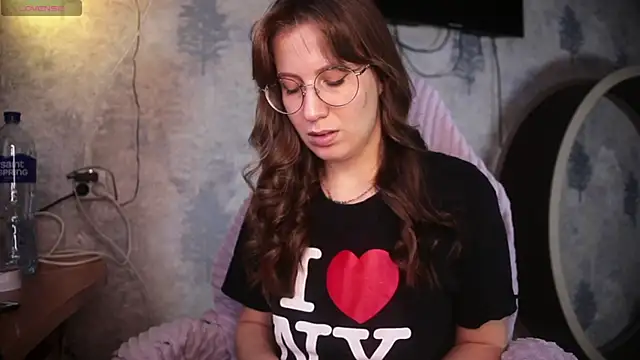 Snapshot of ms_allison_w chatting on 11/19/25, 07:08 ms allison w online show from 11/19/25, 07:08