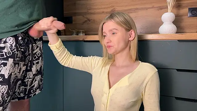 Adelovenick online show from 02/15/26, 07:51