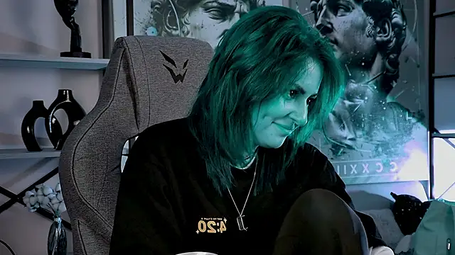 Lana  May online show from 09/17/25, 09:22