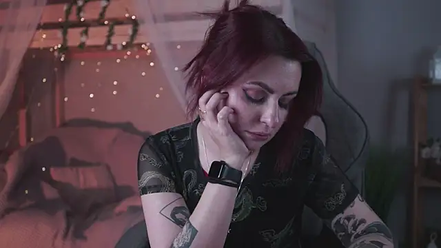 Lana  May online show from 11/21/25, 11:42