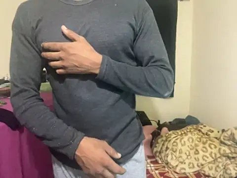 Snapshot of GaaTto chatting on 11/17/25, 06:03 GaaTto online show from 11/17/25, 06:03