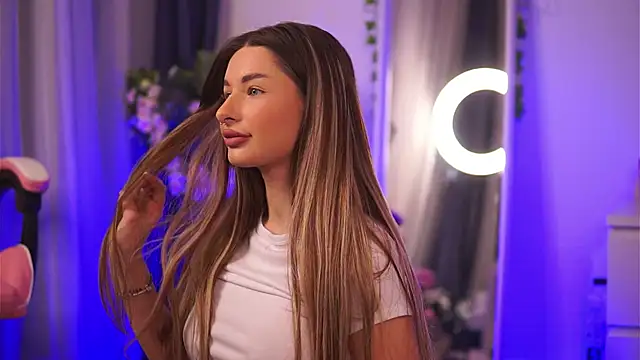 AvaShayy online show from 02/03/25, 10:21