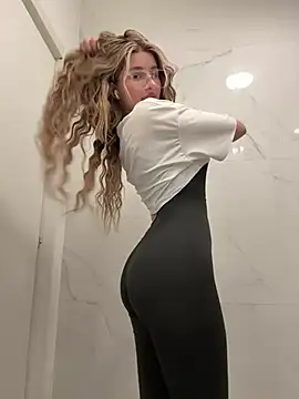 AvaShayy online show from 03/06/25, 08:08