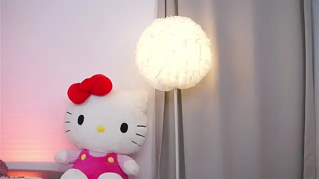 AvaShayy online show from 11/17/25, 06:30