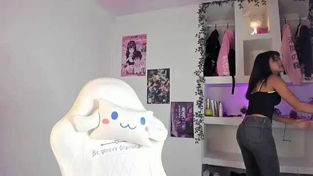 meganthompsonn22 online show from 08/05/26, 12:13