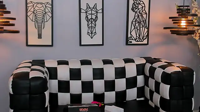 Snapshot of SARAFOXX_ chatting on 12/21/24, 11:44 SARAFOXX online show from 12/21/24, 11:44