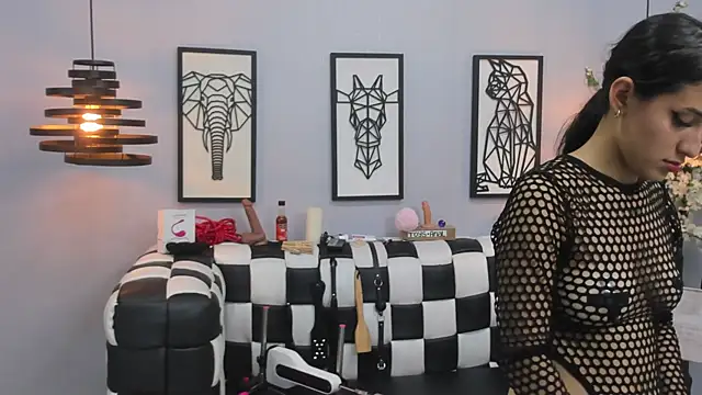 Snapshot of SARAFOXX_ chatting on 12/28/24, 05:46 SARAFOXX online show from 12/28/24, 05:46