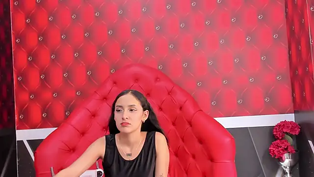 Snapshot of SARAFOXX_ chatting on 02/09/25, 06:05 SARAFOXX online show from 02/09/25, 06:05