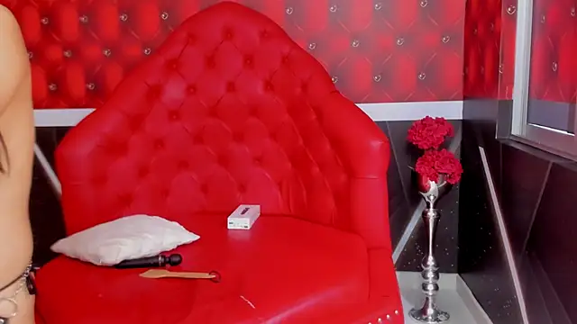 Snapshot of SARAFOXX_ chatting on 03/20/25, 02:42 SARAFOXX online show from 03/20/25, 02:42