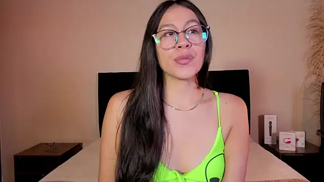 Snapshot of EmiGomez_ chatting on 05/30/26, 01:52 EmiGomez online show from 05/30/26, 01:52