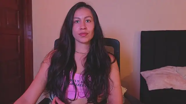 Snapshot of EmiGomez_ chatting on 07/12/26, 04:31 EmiGomez online show from 07/12/26, 04:31