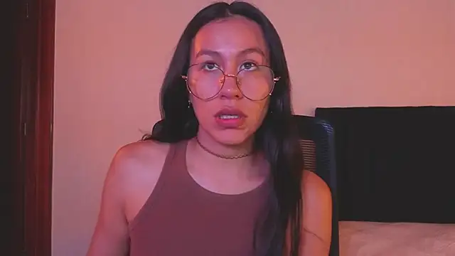 Snapshot of EmiGomez_ chatting on 07/24/26, 03:04 EmiGomez online show from 07/24/26, 03:04