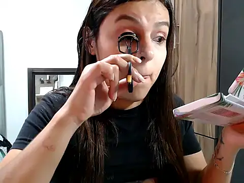 lindacutferrer online show from 09/22/25, 08:11