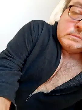 Snapshot of bluangelo chatting on 12/17/24, 01:16 bluangelo online show from 12/17/24, 01:16