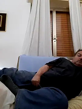 Snapshot of bluangelo chatting on 03/14/25, 09:00 bluangelo online show from 03/14/25, 09:00