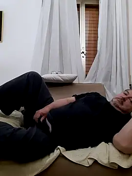 Snapshot of bluangelo chatting on 03/15/25, 09:27 bluangelo online show from 03/15/25, 09:27