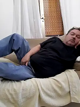 Snapshot of bluangelo chatting on 03/17/25, 01:18 bluangelo online show from 03/17/25, 01:18