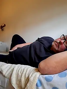 Snapshot of bluangelo chatting on 03/19/25, 01:29 bluangelo online show from 03/19/25, 01:29