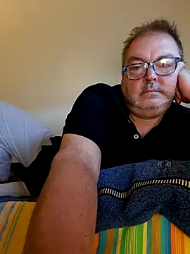 Snapshot of bluangelo chatting on 09/16/25, 12:06 bluangelo online show from 09/16/25, 12:06