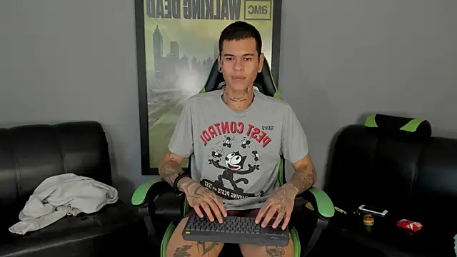 Snapshot of jamesinked_ chatting on 01/27/25, 06:52 jamesinked  online show from 01/27/25, 06:52