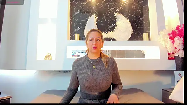 Snapshot of Cinthya_mjs chatting on 01/06/26, 01:04 Cinthya mjs online show from 01/06/26, 01:04