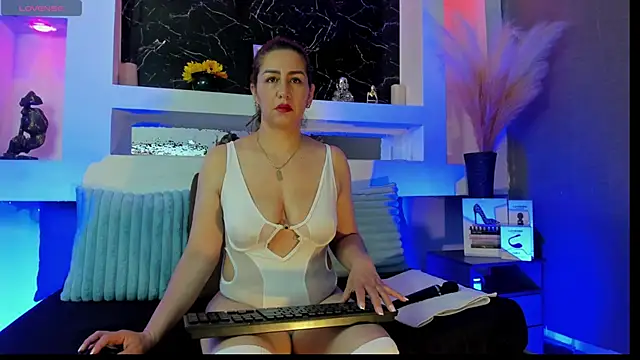 Snapshot of Cinthya_mjs chatting on 01/16/26, 01:59 Cinthya mjs online show from 01/16/26, 01:59