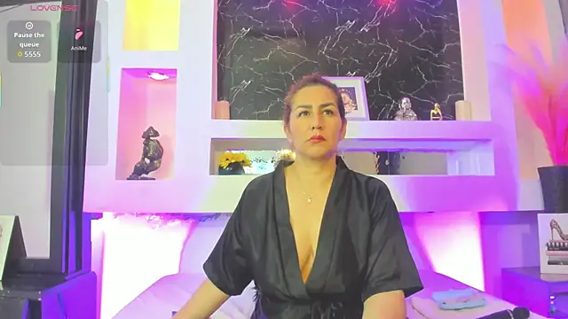 Snapshot of Cinthya_mjs chatting on 02/05/26, 01:27 Cinthya mjs online show from 02/05/26, 01:27