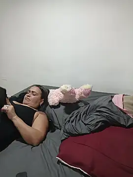Snapshot of Milfvalesk chatting on 05/08/26, 02:44 Milfvalesk online show from 05/08/26, 02:44