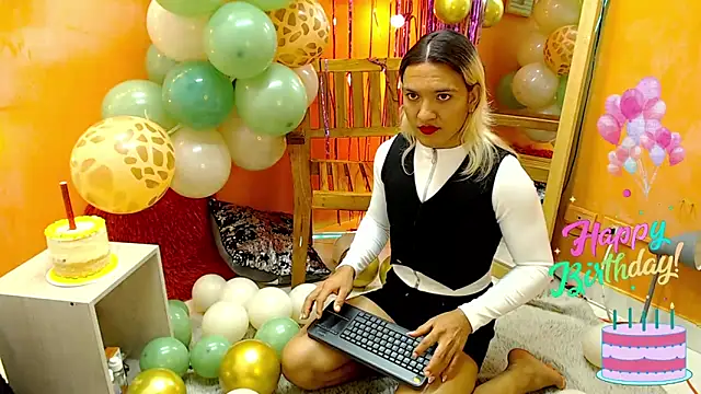 aslyhernandez 7 online show from 01/16/25, 01:47