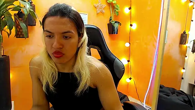 aslyhernandez 7 online show from 01/27/25, 05:26