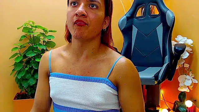 aslyhernandez 7 online show from 02/26/25, 09:58