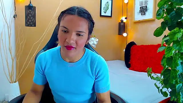 aslyhernandez 7 online show from 09/13/25, 12:16