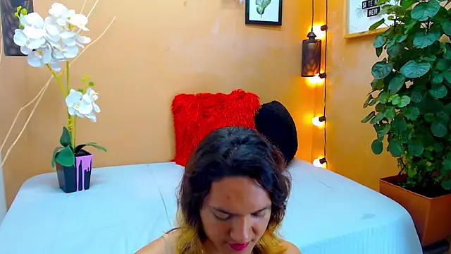 aslyhernandez 7 online show from 10/17/25, 01:35