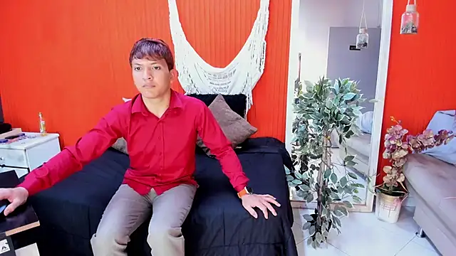 aslyhernandez 7 online show from 04/17/26, 09:56