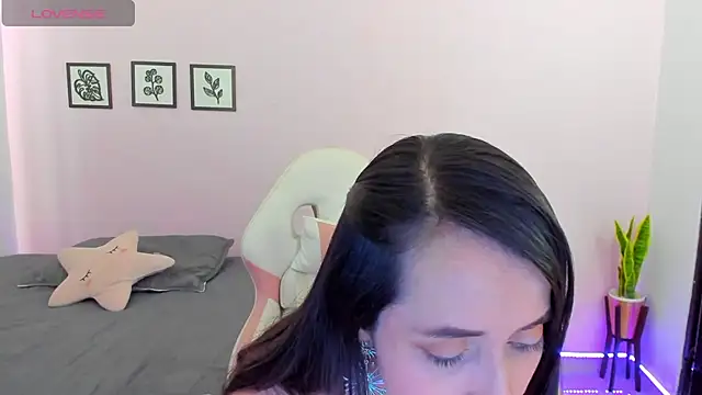 sophie pazz online show from 10/25/25, 04:13