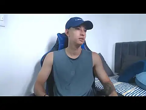 Snapshot of jake_shadow14 chatting on 11/21/25, 05:11 jake shadow14 online show from 11/21/25, 05:11