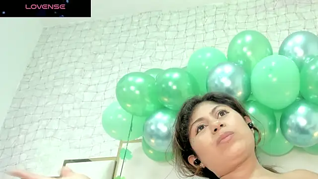 Snapshot of Victoriaa_millers chatting on 03/21/25, 03:12 Victoriaa millers online show from 03/21/25, 03:12