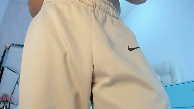 Victoriaa millers online show from 12/05/25, 06:04